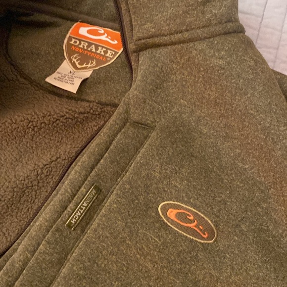 Drake Vest! Men’s size XL. LIKE NEW! - Picture 3 of 4